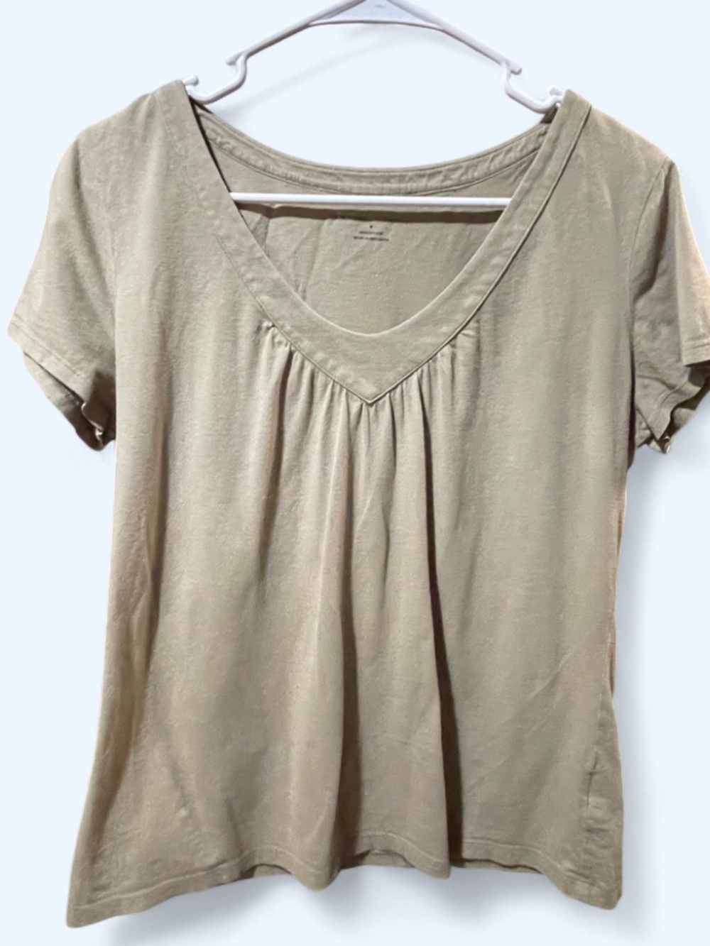 **BUNDLE** of 5- Women’s size Medium tops. - Picture 5 of 15